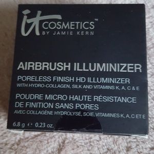 It cosmetics  airbrush illuminizer.